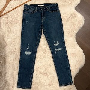 Levi’s 711 Skinny Mid-rise Jean